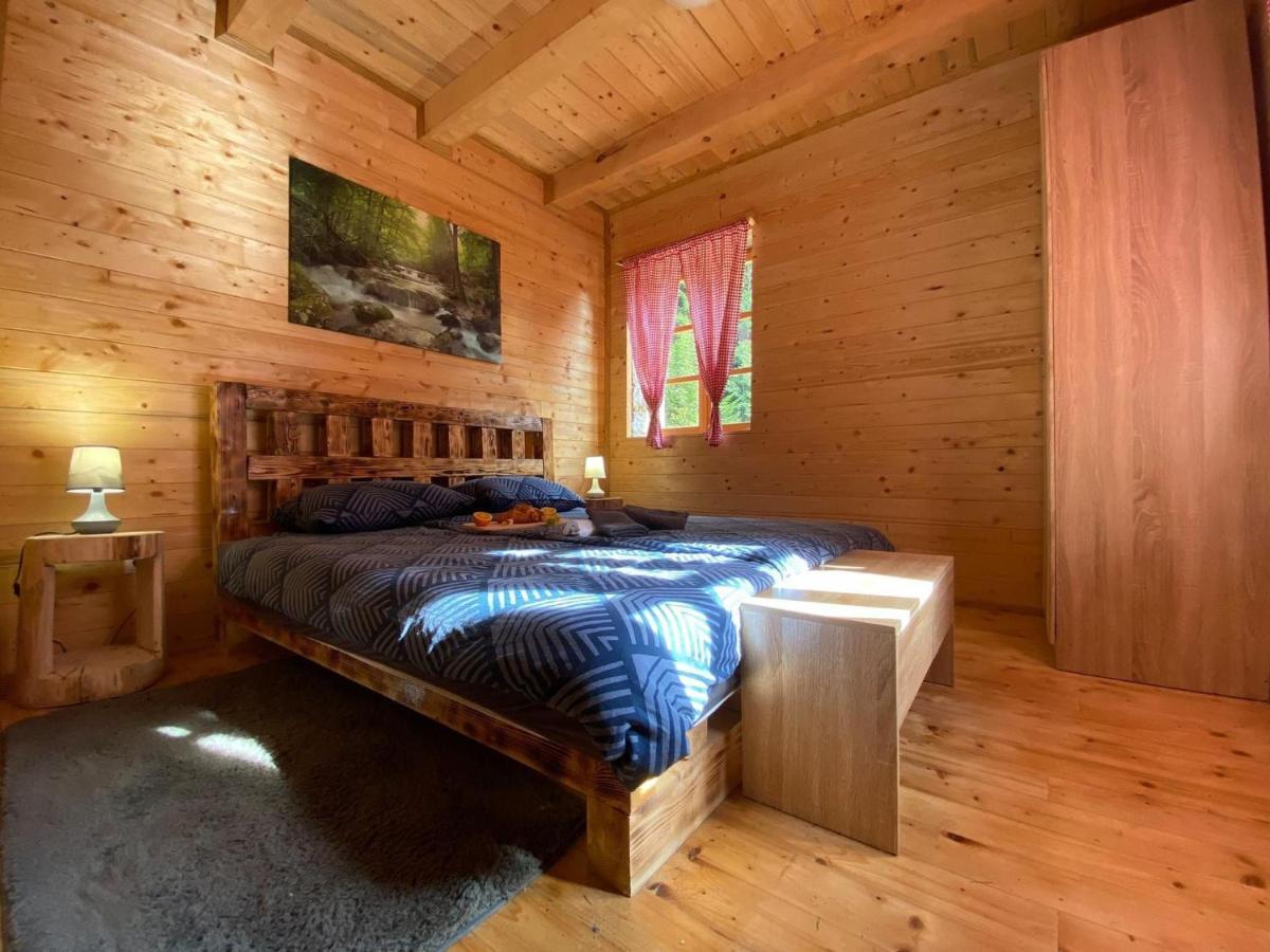 فيلا Wooden House With A Waterfall "Stipanov Mlin" Plitvička Jezera المظهر الخارجي الصورة