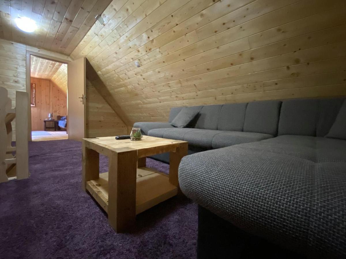 فيلا Wooden House With A Waterfall "Stipanov Mlin" Plitvička Jezera المظهر الخارجي الصورة